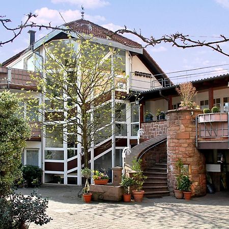 Hotel- Restaurant Zum Schwan Waldfischbach-Burgalben Εξωτερικό φωτογραφία