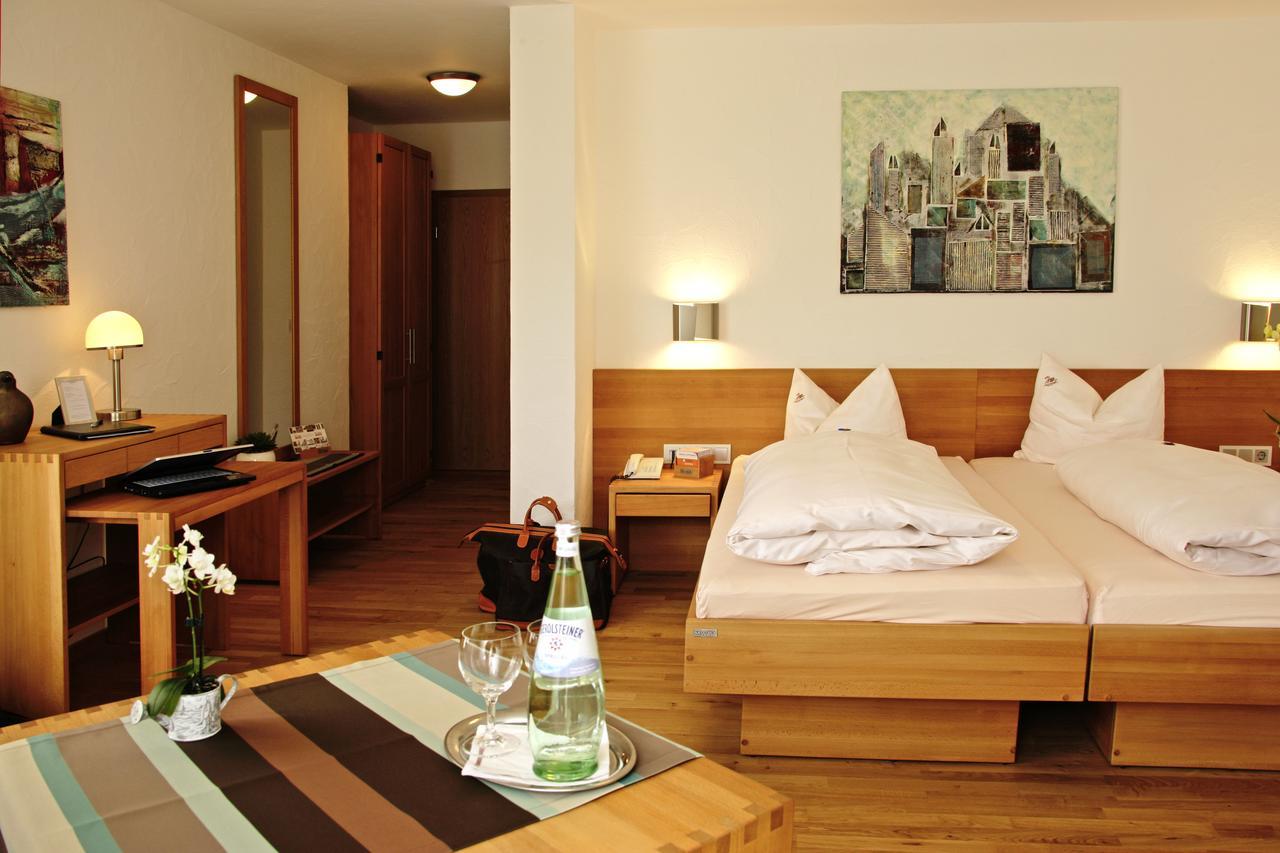 Hotel- Restaurant Zum Schwan Waldfischbach-Burgalben Εξωτερικό φωτογραφία