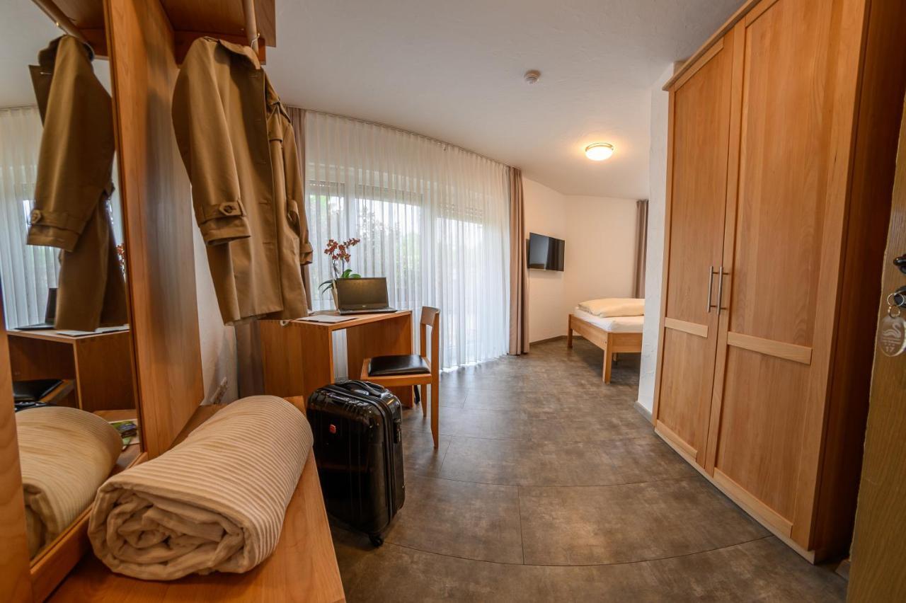 Hotel- Restaurant Zum Schwan Waldfischbach-Burgalben Εξωτερικό φωτογραφία